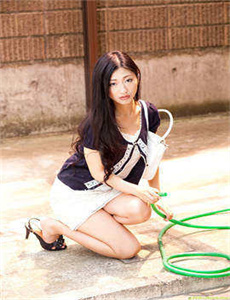 《年轻的妈妈4中字在钱》