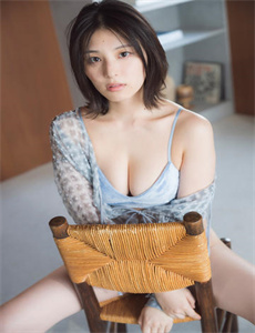 《我14被同桌摸下面舒服死了》