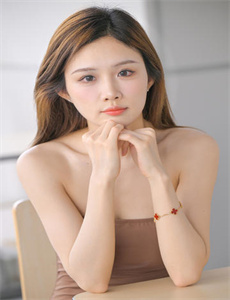 《双生灵》