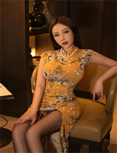 《两个人一前一后攻击我讲述》
